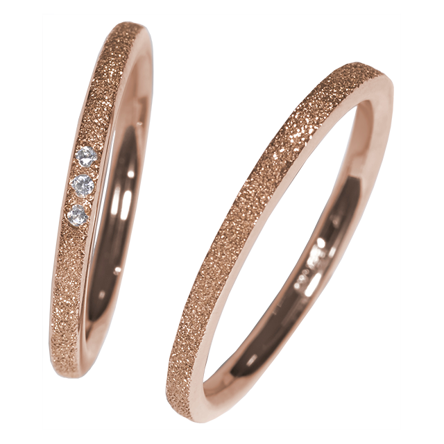 ピンクゴールドでスターダスト加工の結婚指輪