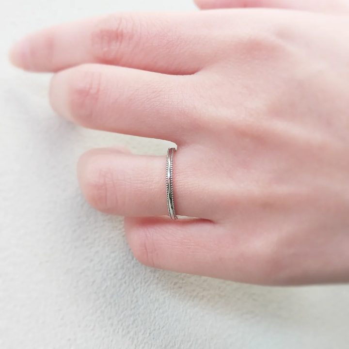 細身の結婚指輪試着