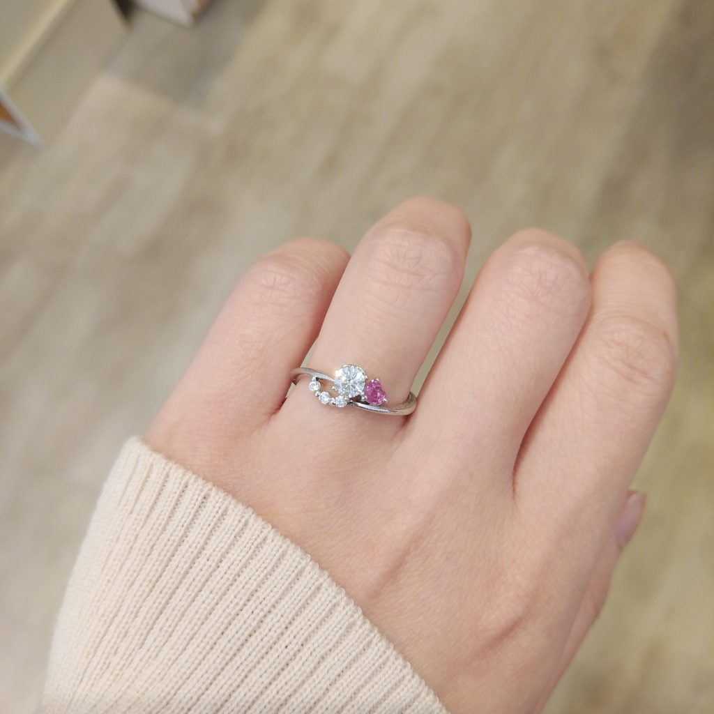 婚約指輪『クール ドゥ マリー』試着