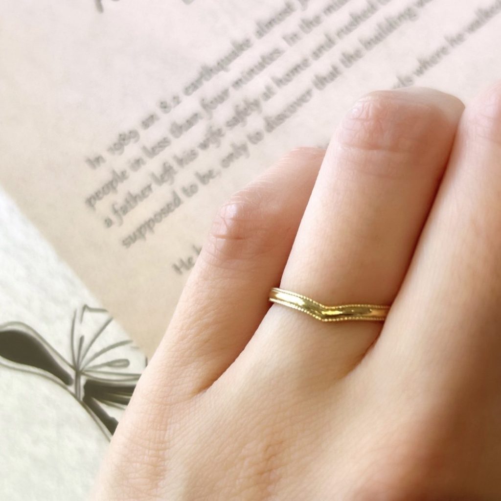 ゴールドの結婚指輪試着