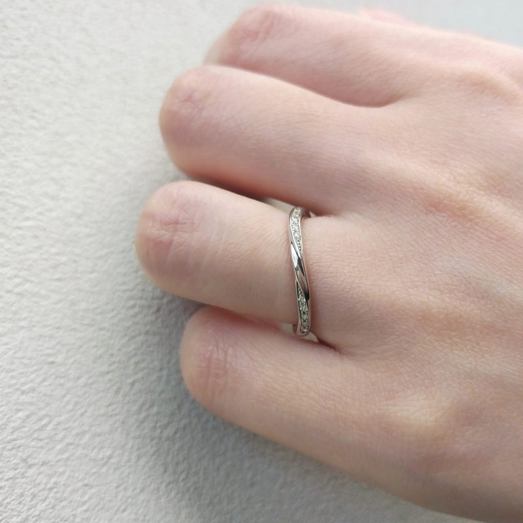 新作の結婚指輪試着