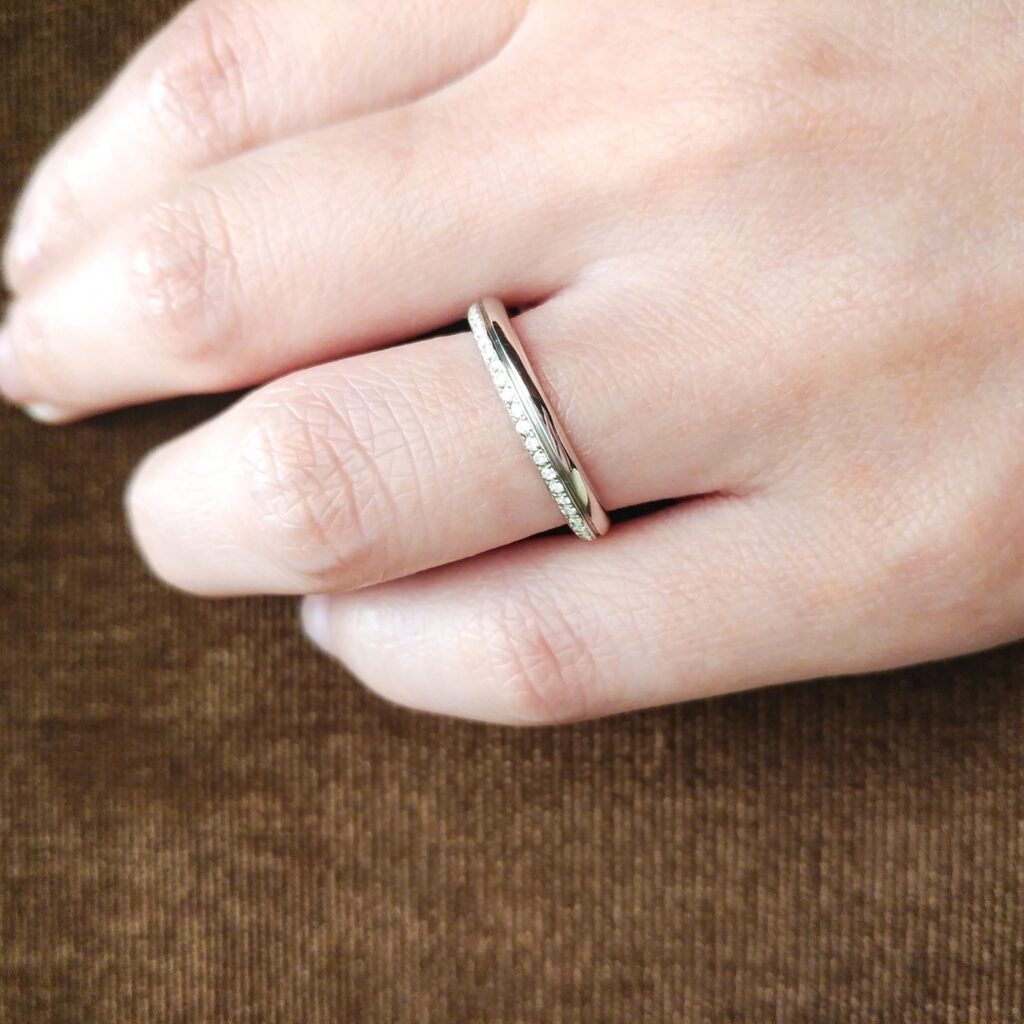 華やかな結婚指輪試着