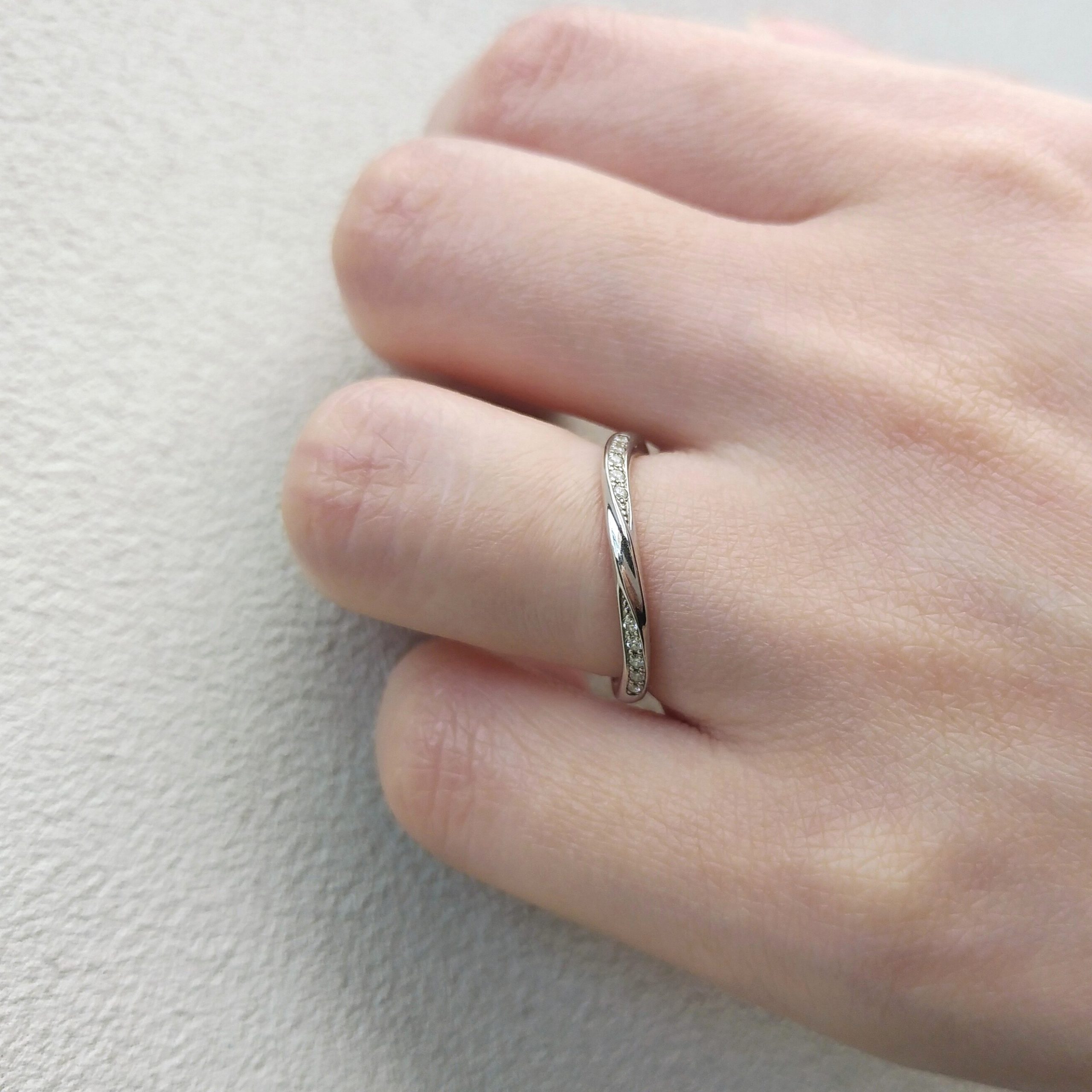 新作の結婚指輪試着