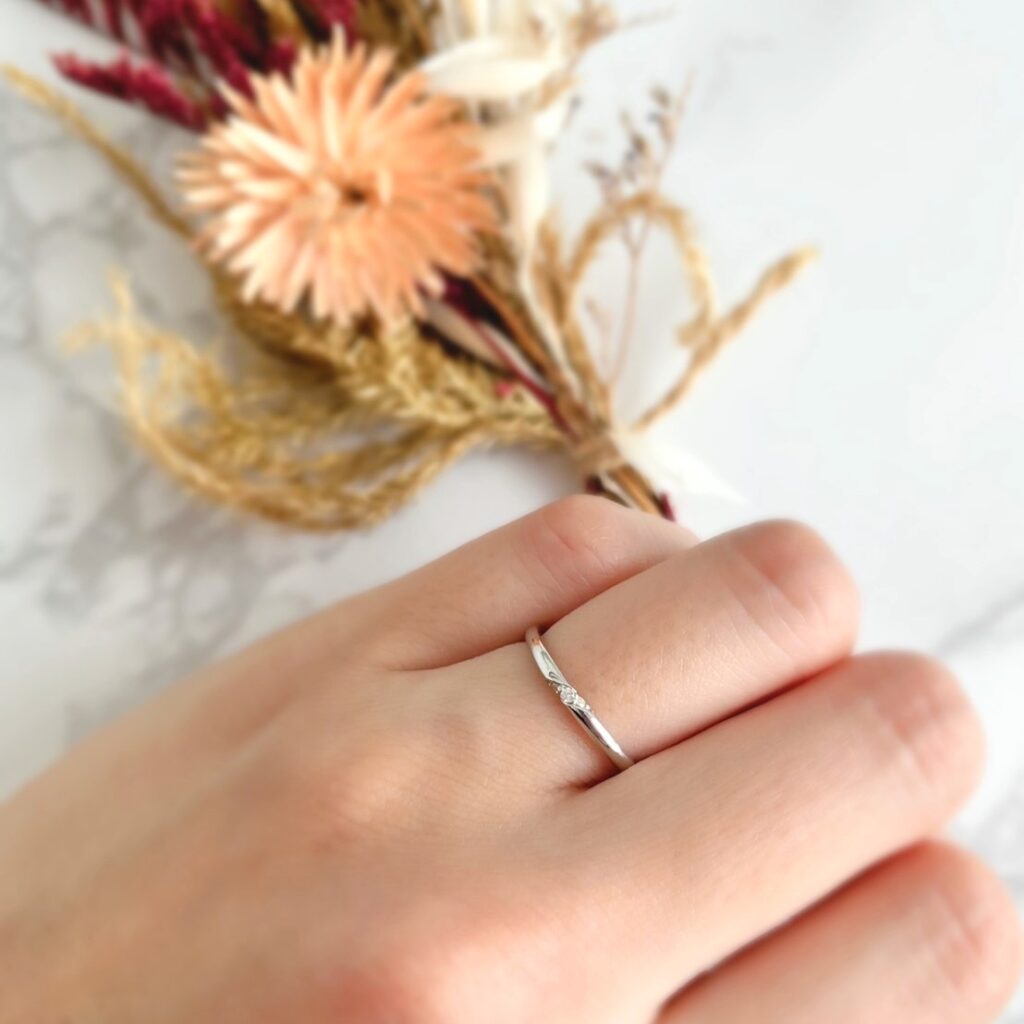 細身の結婚指輪試着