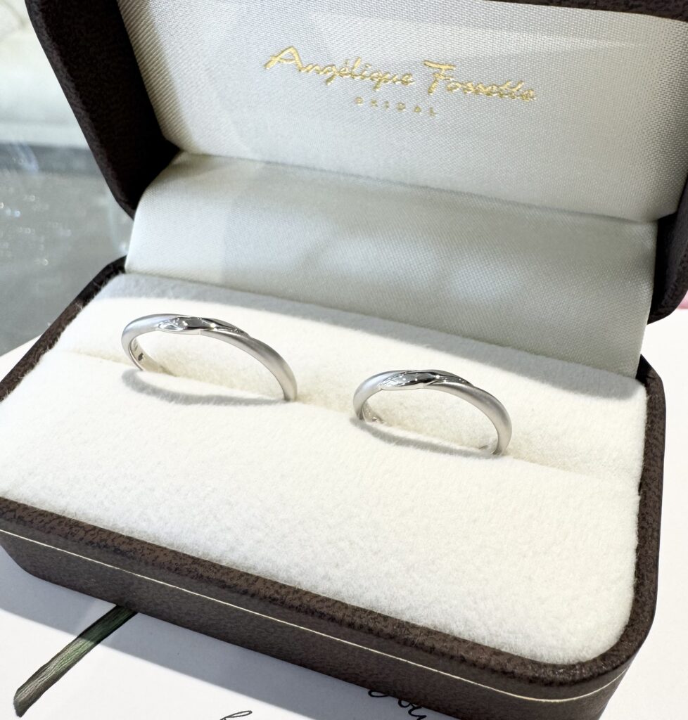 つや消しアレンジをした結婚指輪『ウリエル』