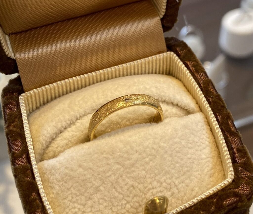 スターダスト加工の結婚指輪
