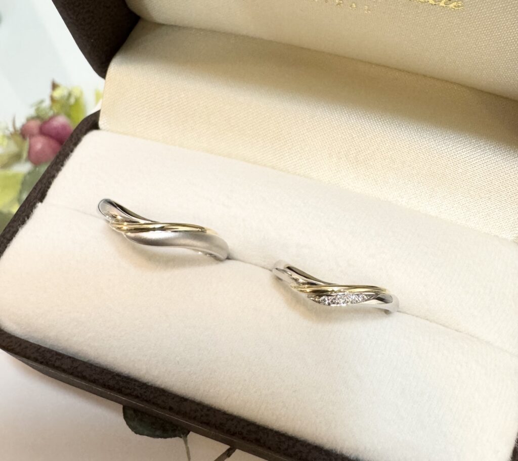 完成した結婚指輪『シュシュ』
