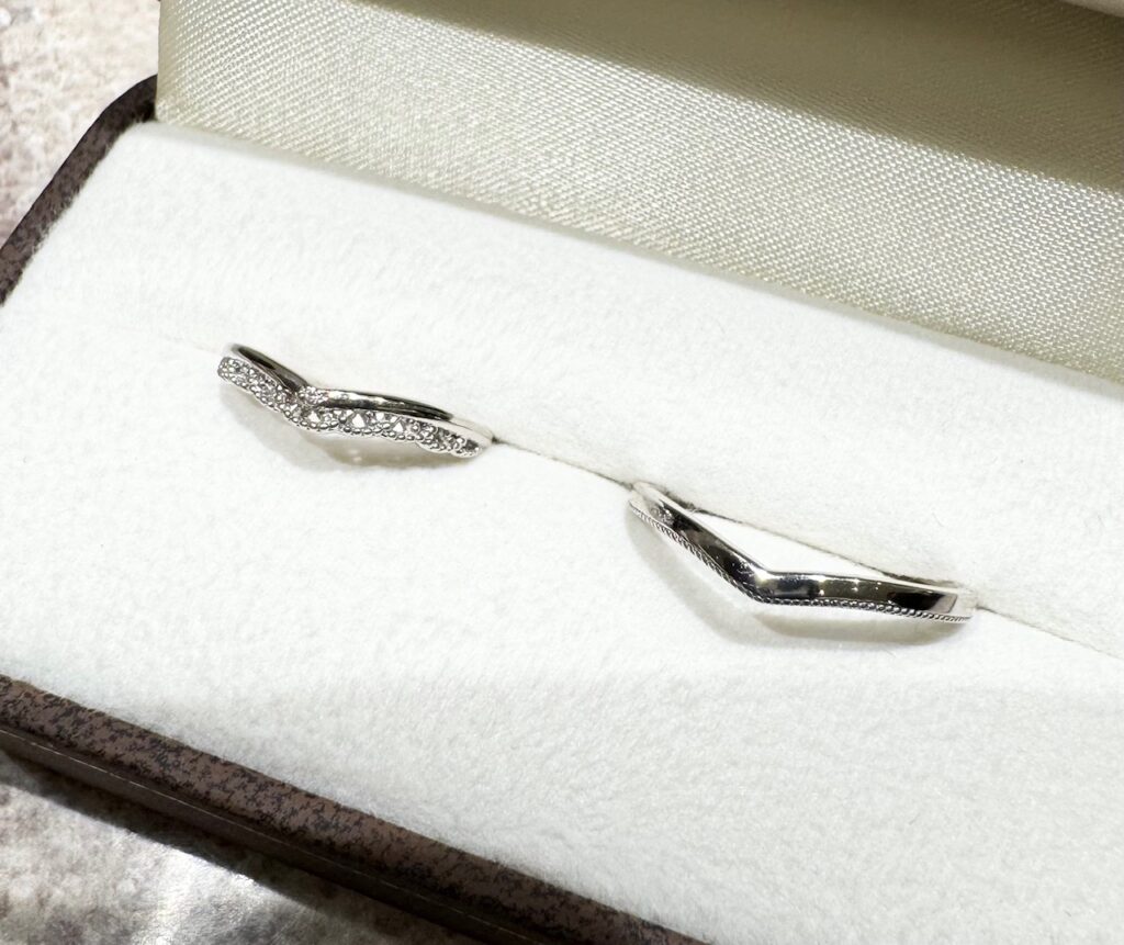 ケースに入った結婚指輪『アドラーブル』