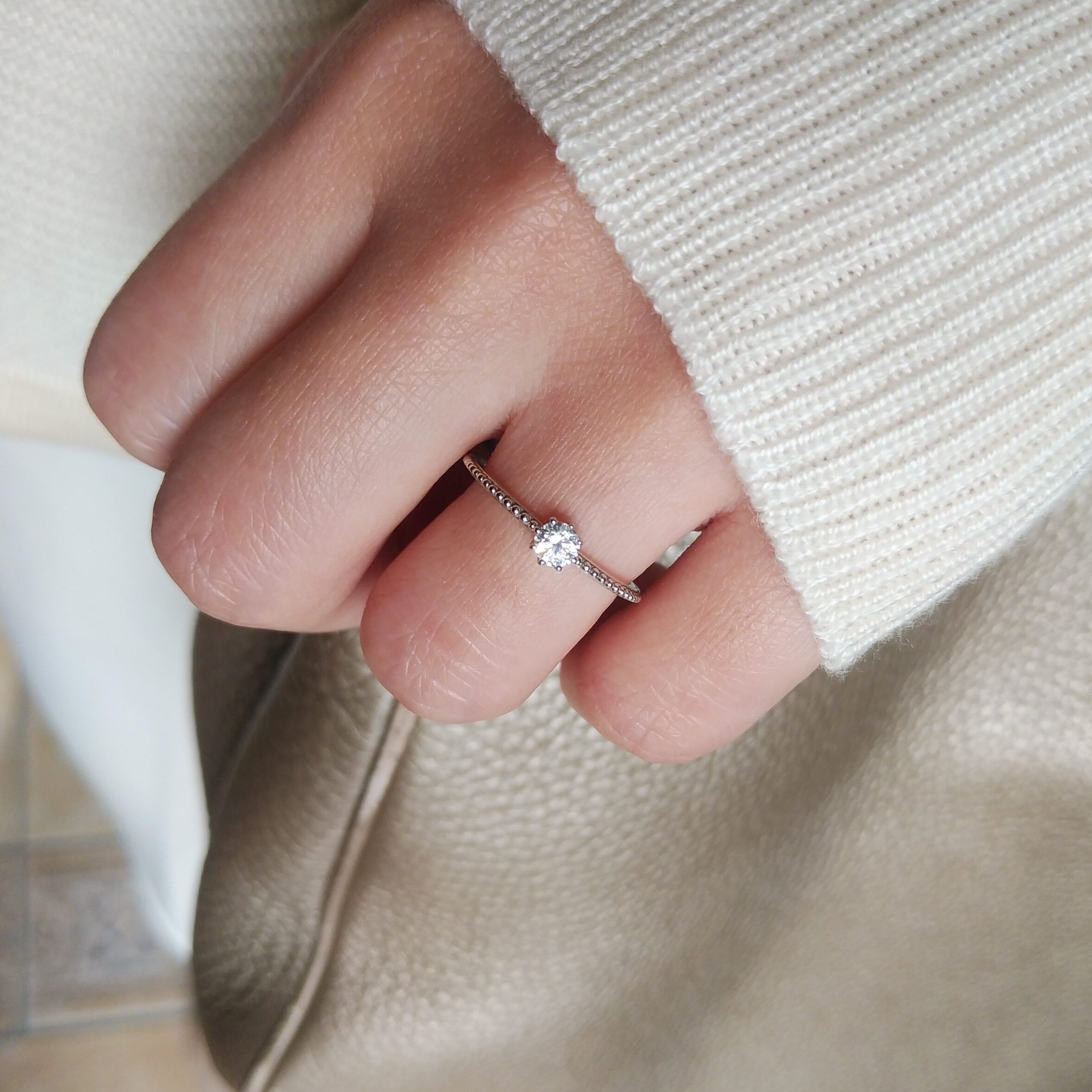 普段使いできる婚約指輪
