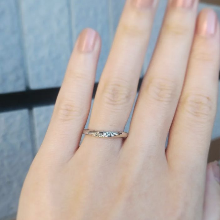 U字の結婚指輪試着