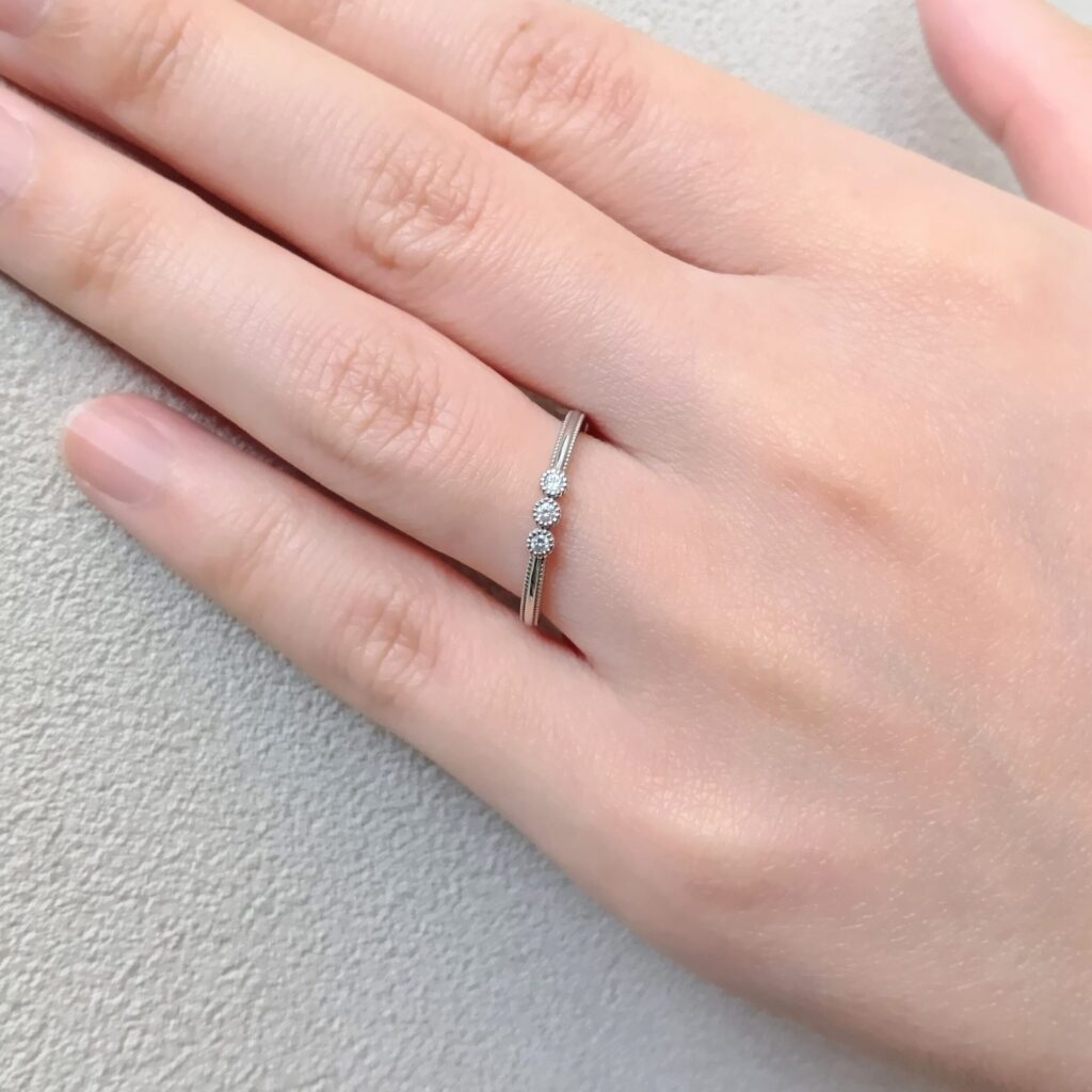 ミル打ちの結婚指輪試着