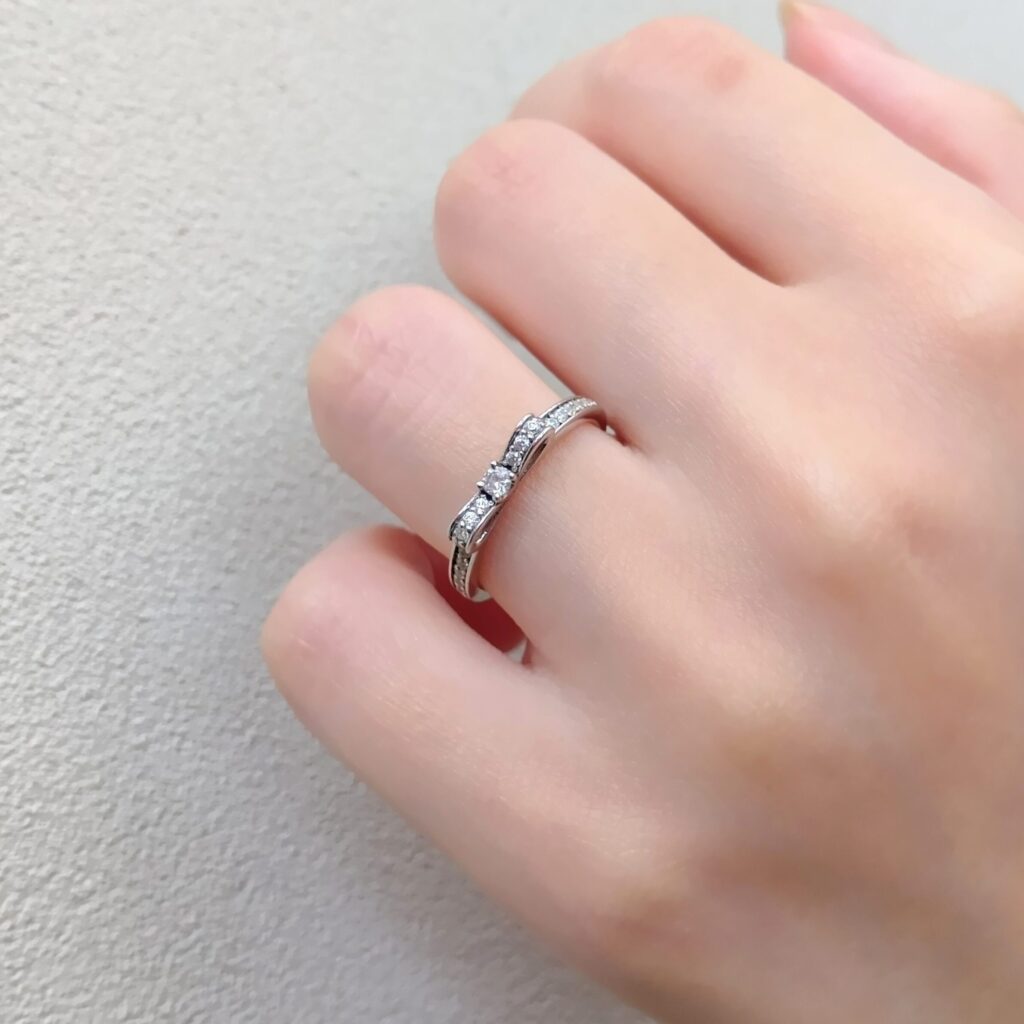 リボンの結婚指輪試着