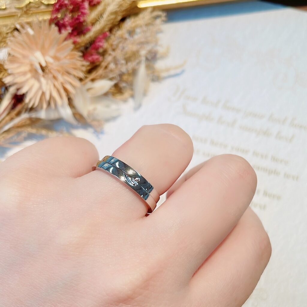 ハートモチーフの結婚指輪試着