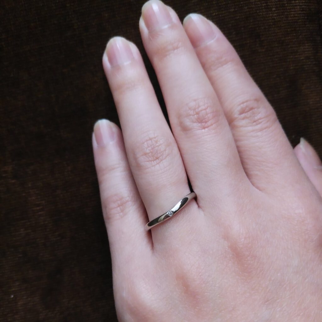 U字の結婚指輪試着