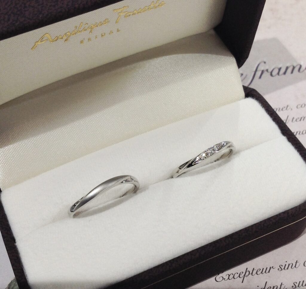 ケースに入った結婚指輪