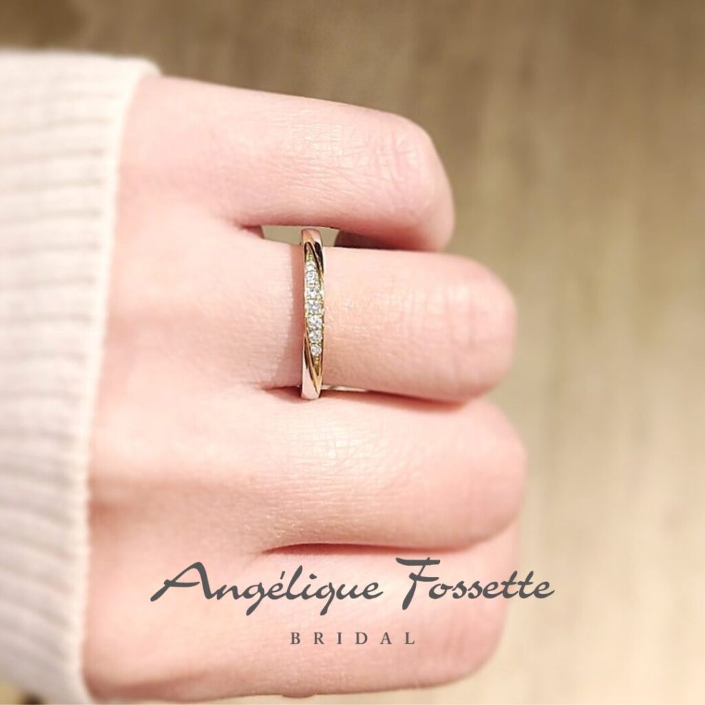 結婚指輪『シャンタル』を着けた手元