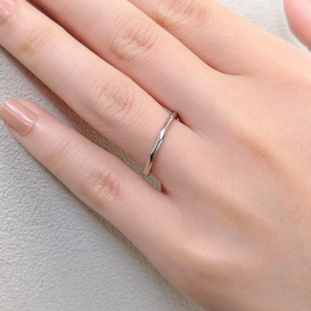 石無しの結婚指輪試着