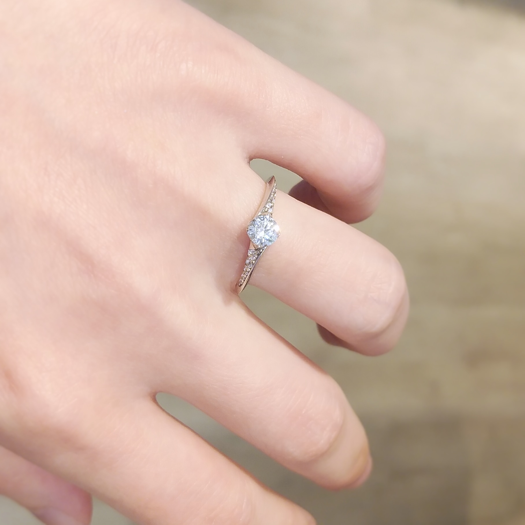 人気の婚約指輪試着