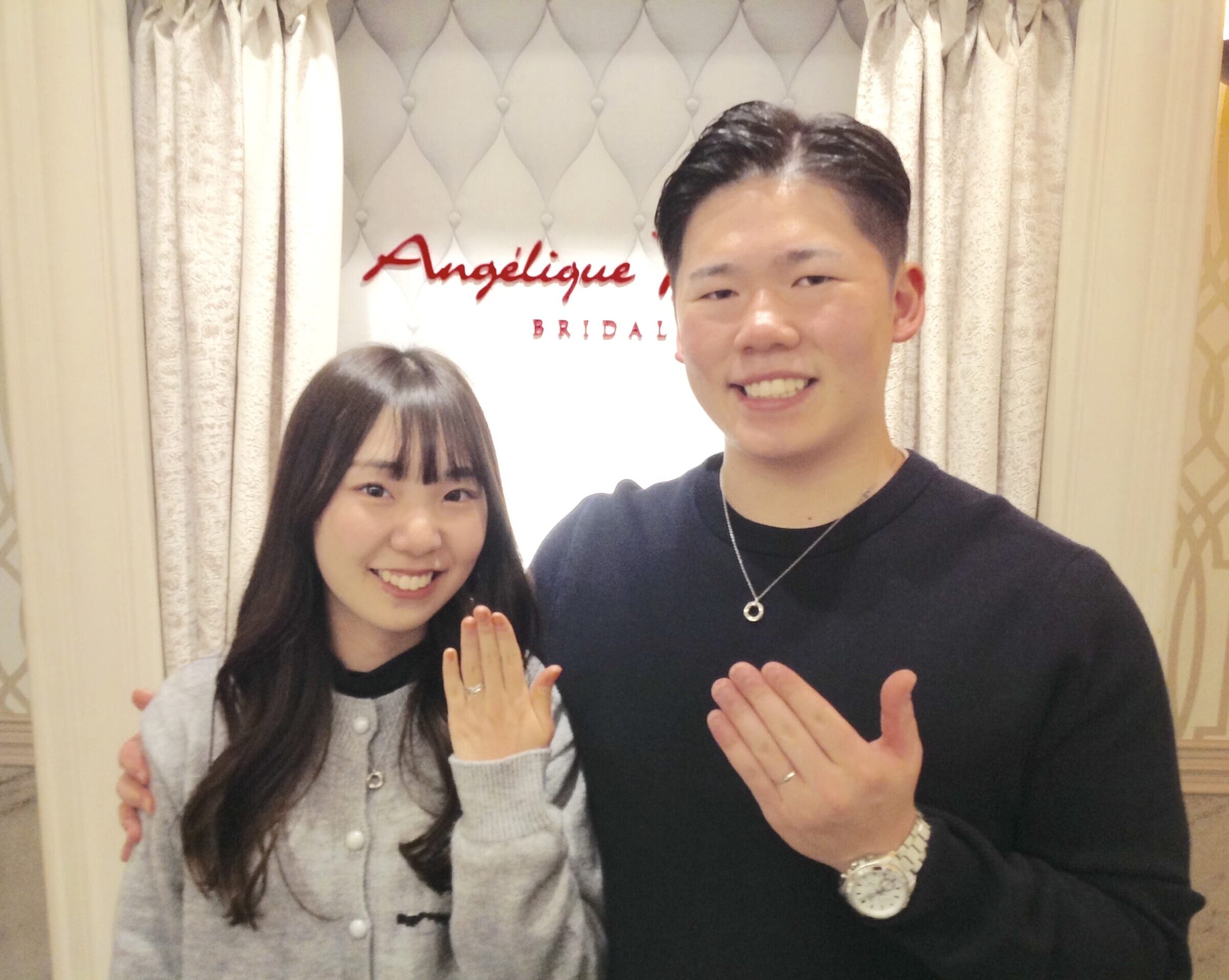 銀座店で結婚指輪を購入いただいたカップル様