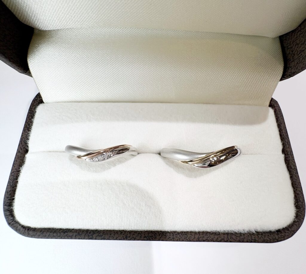 ケースに入った結婚指輪