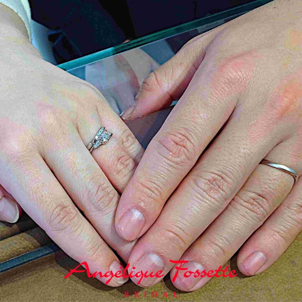 指輪を着けたお手元のお写真