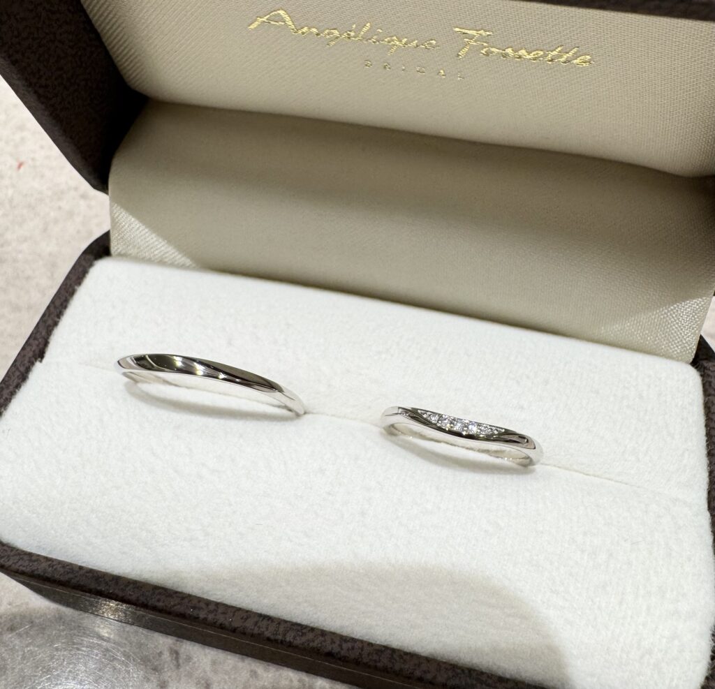 ケースに入った結婚指輪