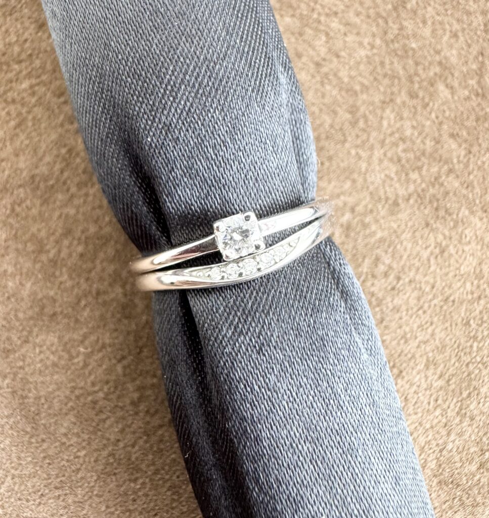 婚約指輪『スラン』結婚指輪『アトレ』重ね着け