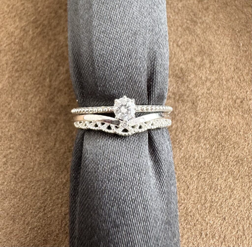 婚約指輪『ユトピー』結婚指輪『アドラーブル』重ね着け