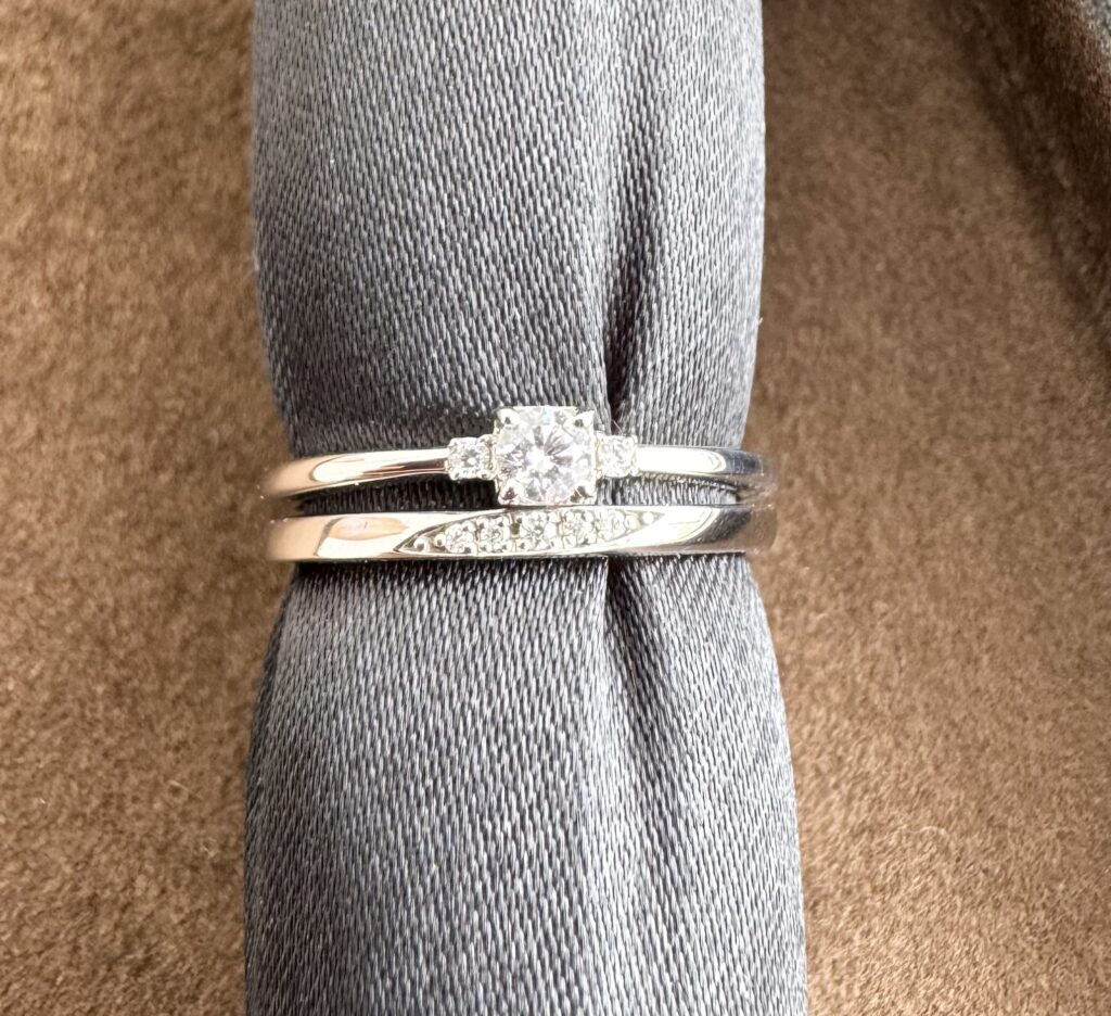 婚約指輪『アリシャン』結婚指輪『クレール』重ね着け