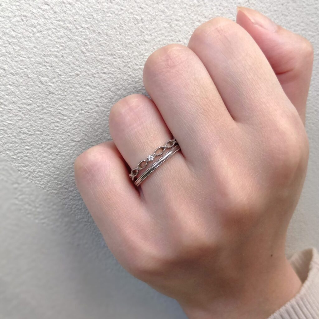 婚約指輪『クロシェット』結婚指輪『ルル』重ね着け